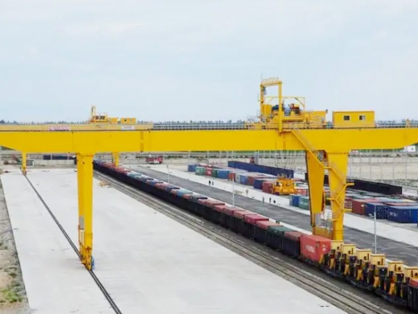 Rail Mounted Container Gantry Cranes